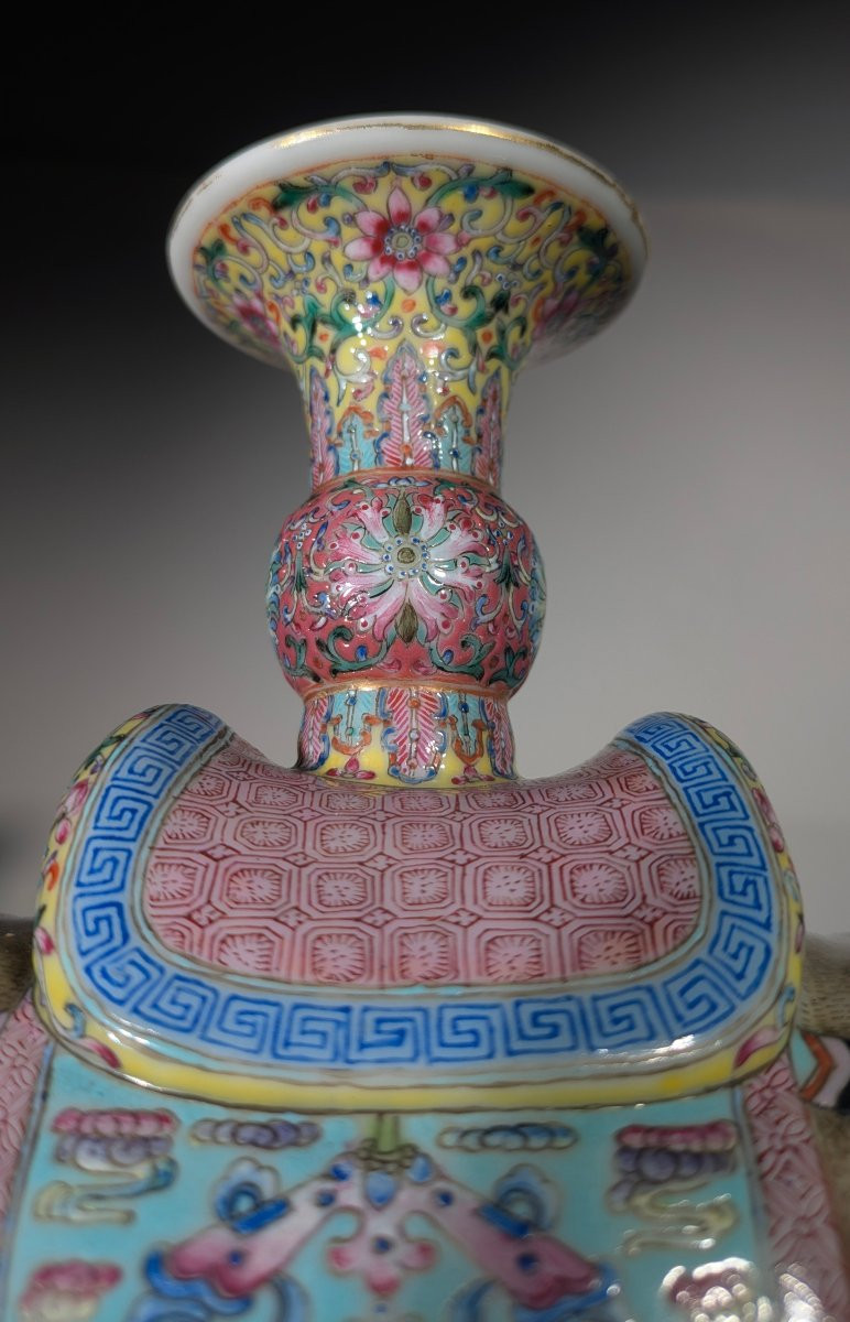 Vase Yangcai en forme d'Éléphant de Paix Chine dynastie Qing (1736-1795)-photo-3