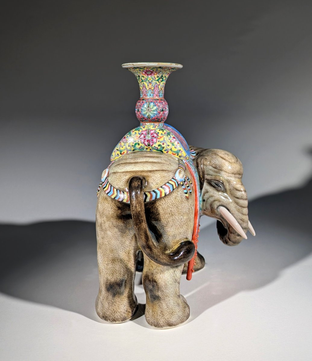 Vase Yangcai en forme d'Éléphant de Paix Chine dynastie Qing (1736-1795)-photo-6
