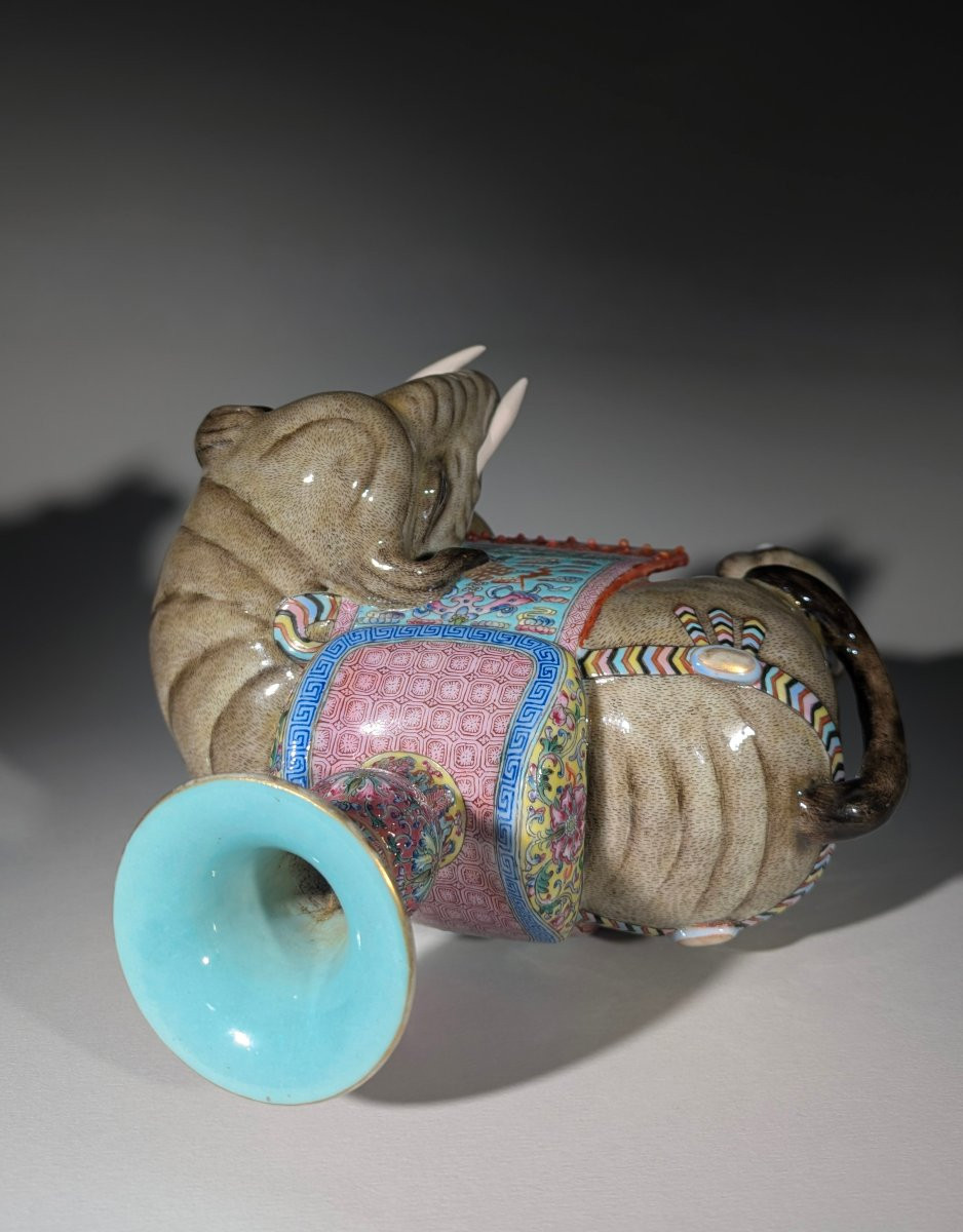 Vase Yangcai en forme d'Éléphant de Paix Chine dynastie Qing (1736-1795)-photo-8