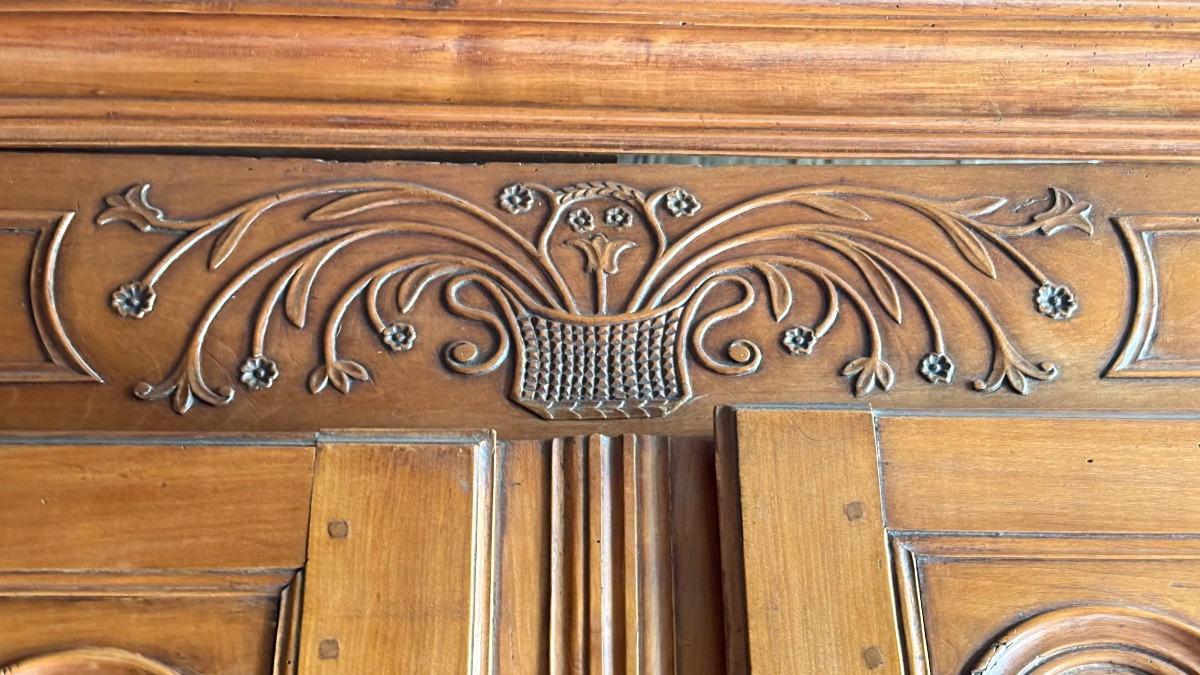 Louis XV Wardrobe -photo-6