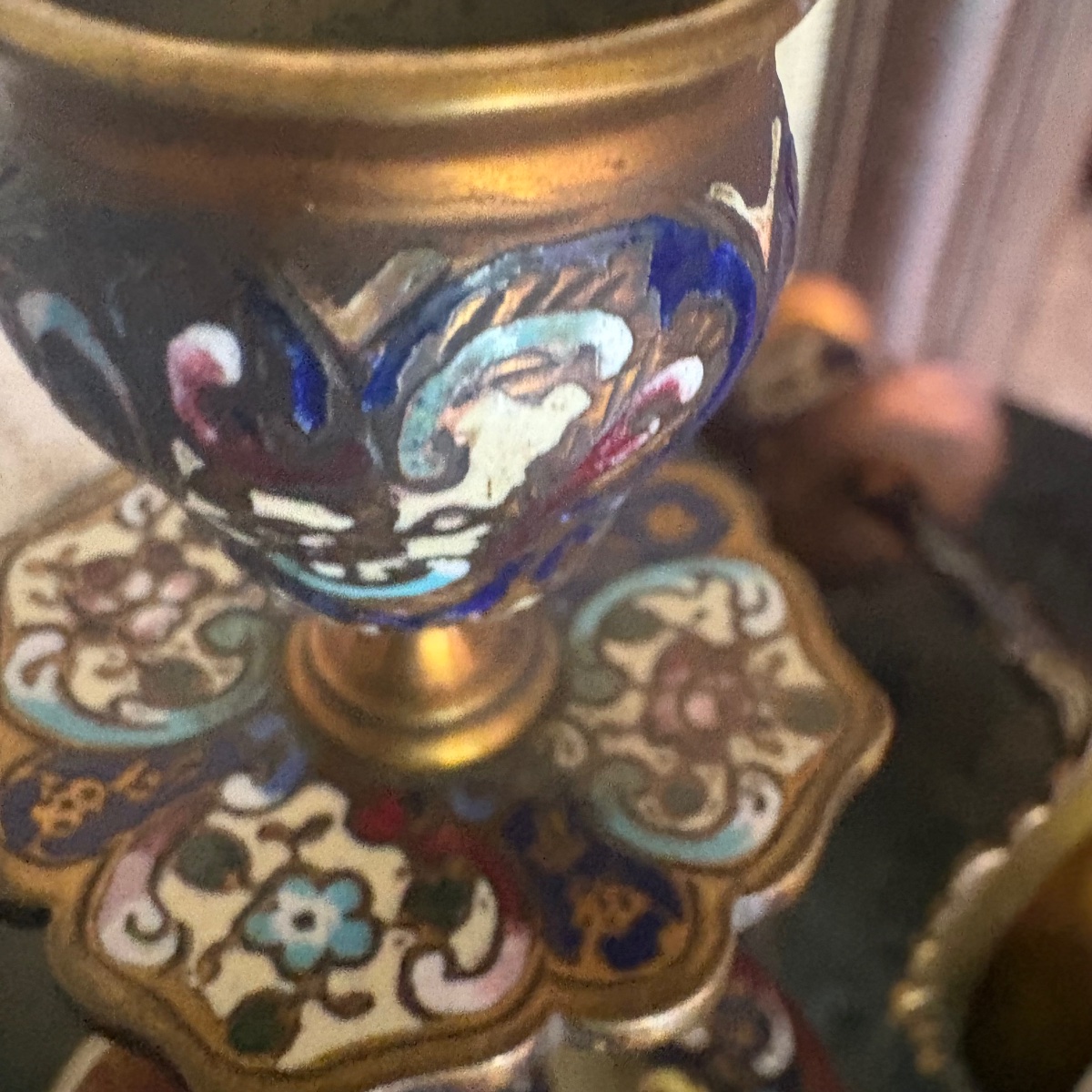 Paire de bougeoirs en émaux cloisonné -photo-2
