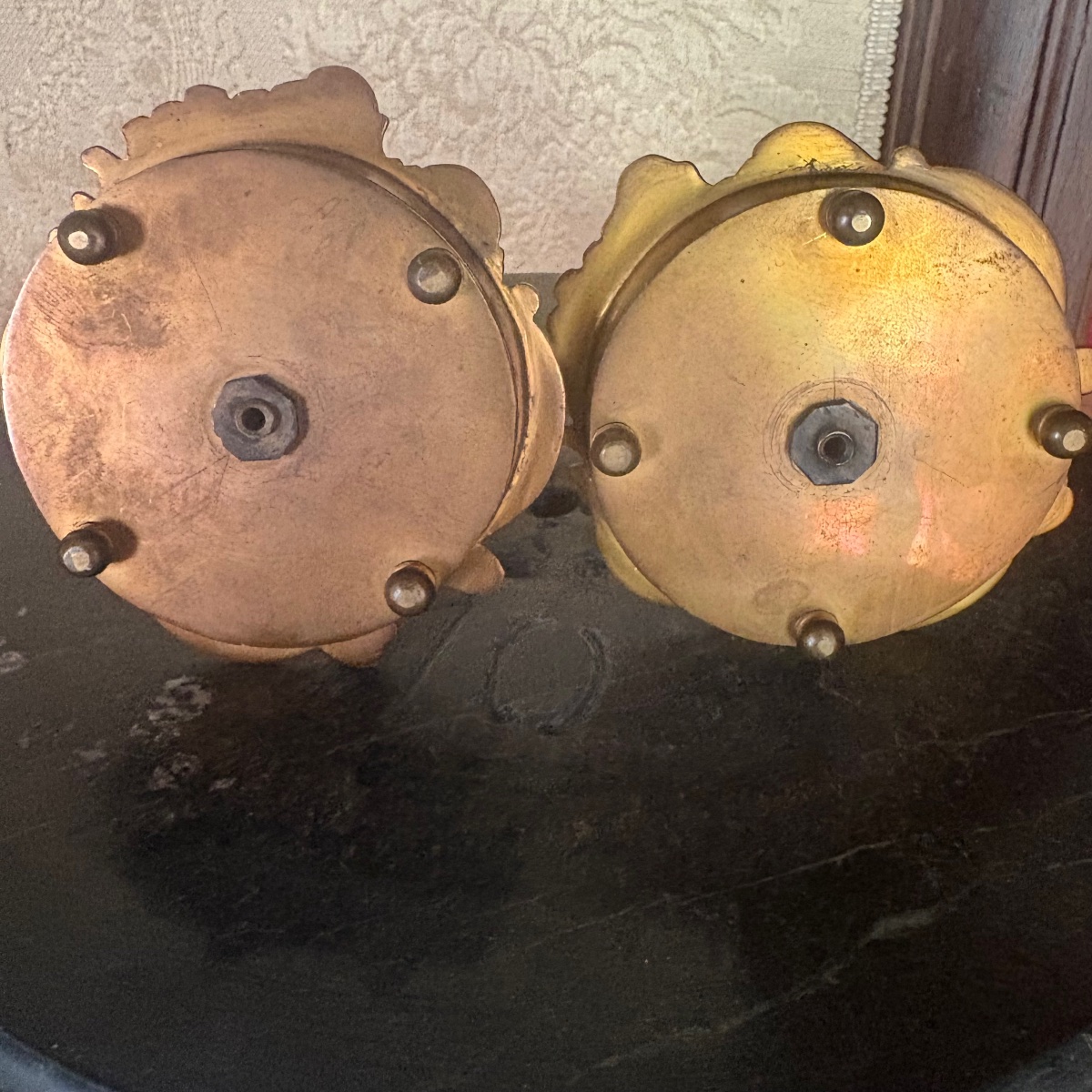 Paire de bougeoirs en émaux cloisonné -photo-3