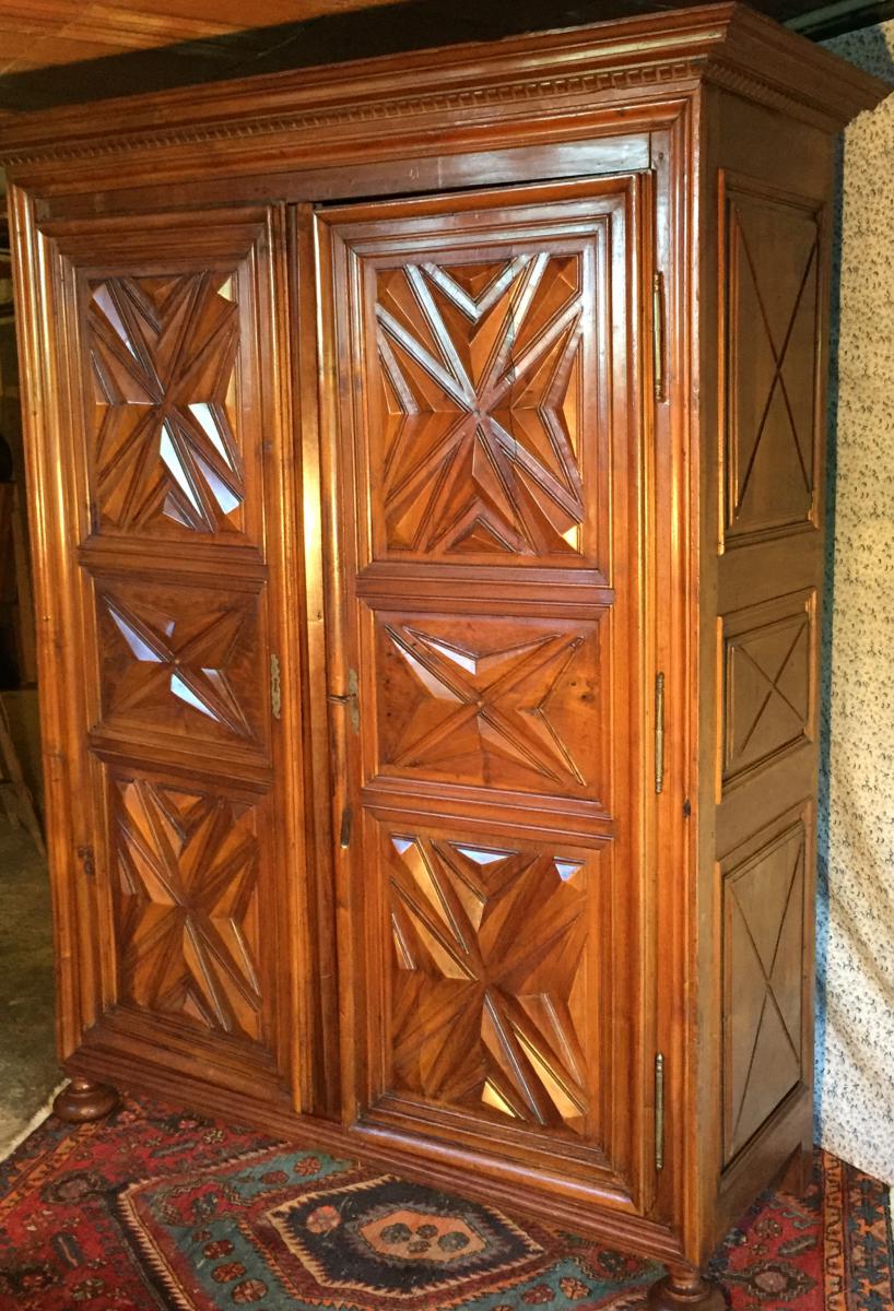 ARMOIRE LOUIS XIII