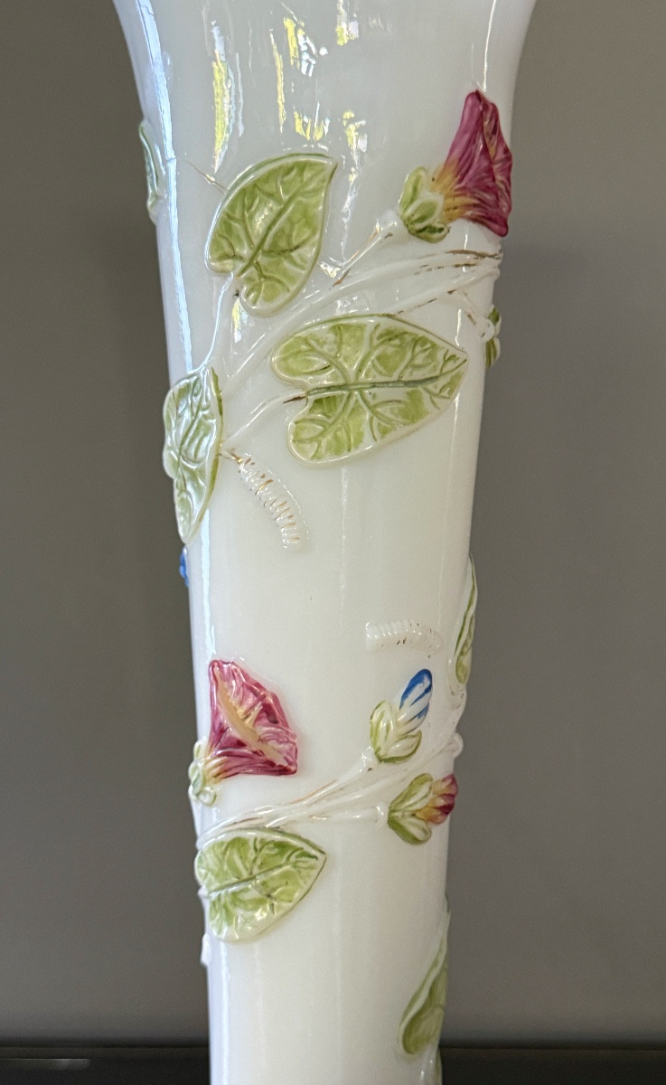 Baccarat, 19th Century Opaline Bindweed Vase-photo-2