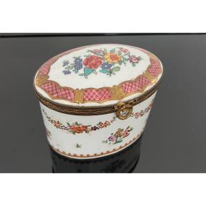 Petit Coffret En Porcelaine De Paris De Style Louis XVI Epoque 19ème