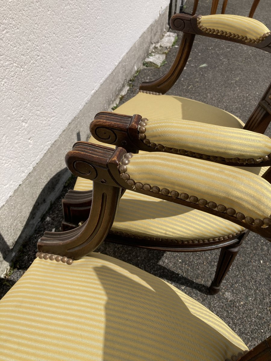 Paire de fauteuils cabriolets de style Louis XVI-photo-6