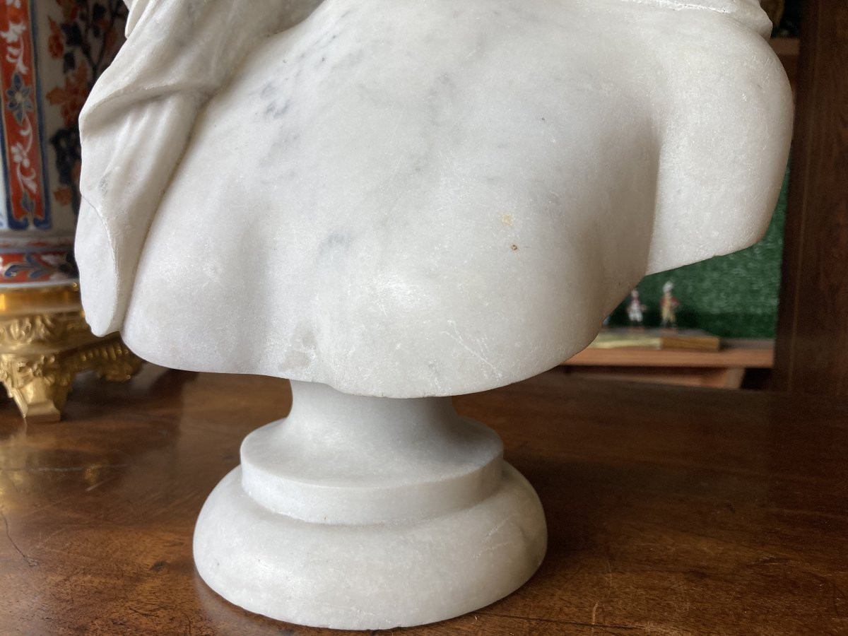Marble Bust Of A Woman-photo-4