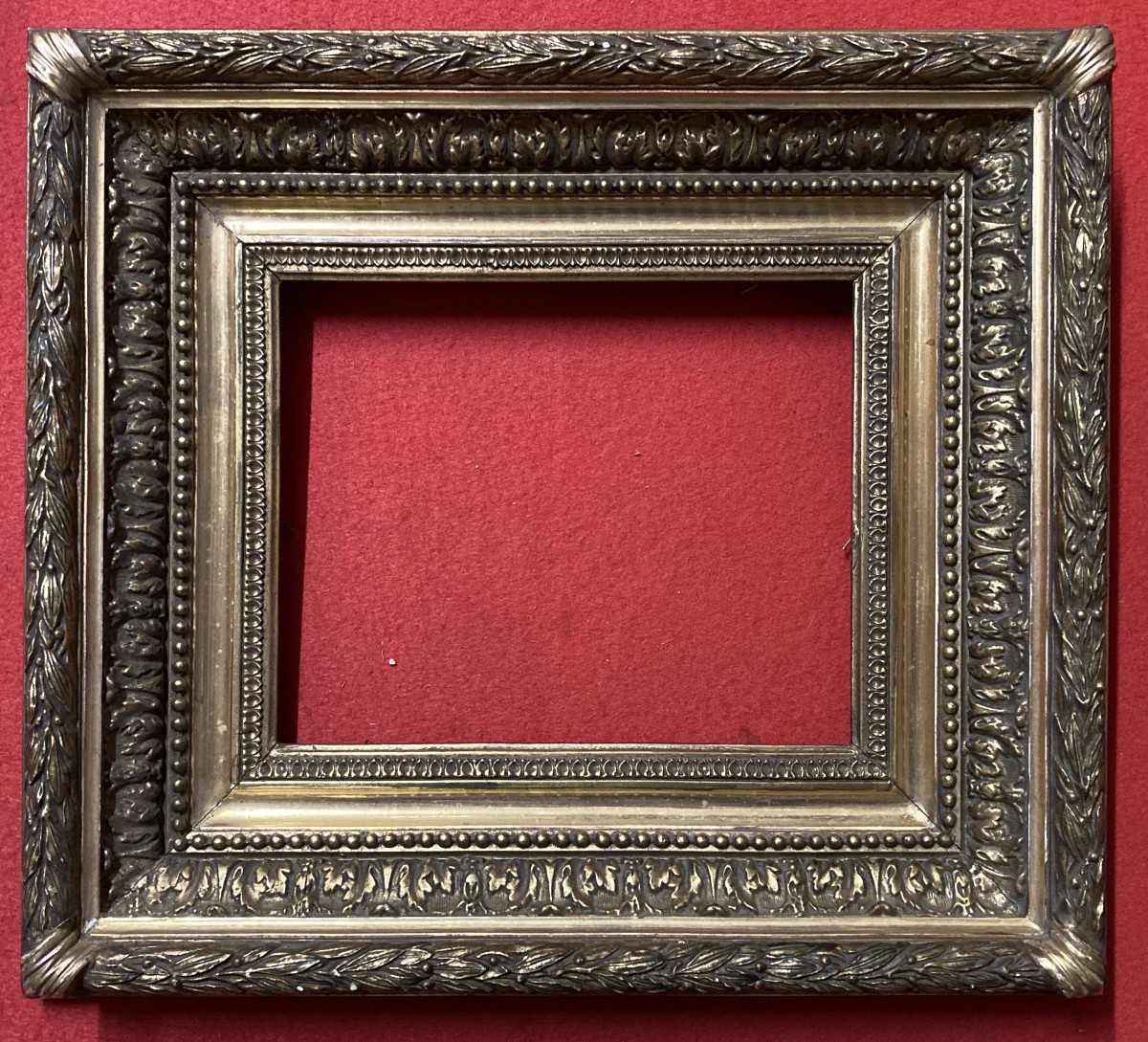 Cadre à clefs de style Louis XVI