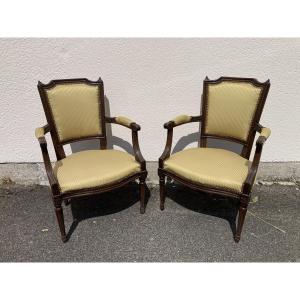 Paire de fauteuils cabriolets de style Louis XVI