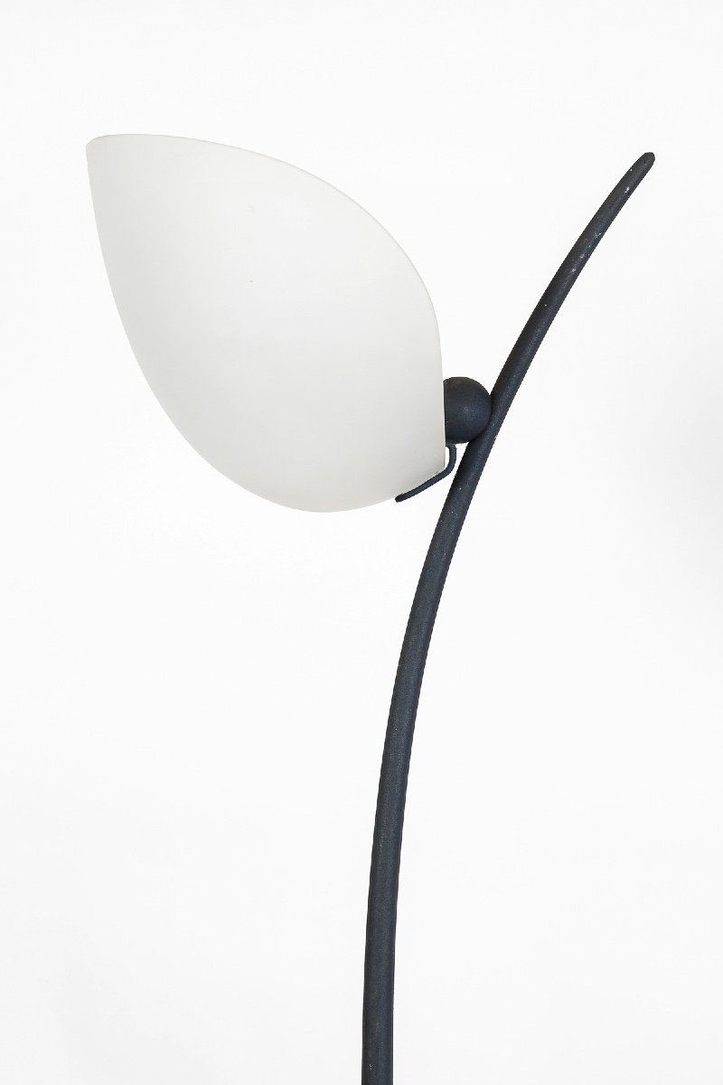 Rare Lampadaire Vintage en Fer Forgé et Opaline, Design Sculptural Italien des Années 1960 -photo-1