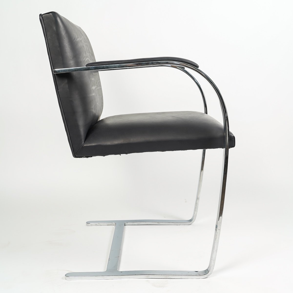 Pair Of Brno Knoll Chairs, Black Leather, Iconic Design By Mies Van Der Rohe, Minimalist Style-photo-4