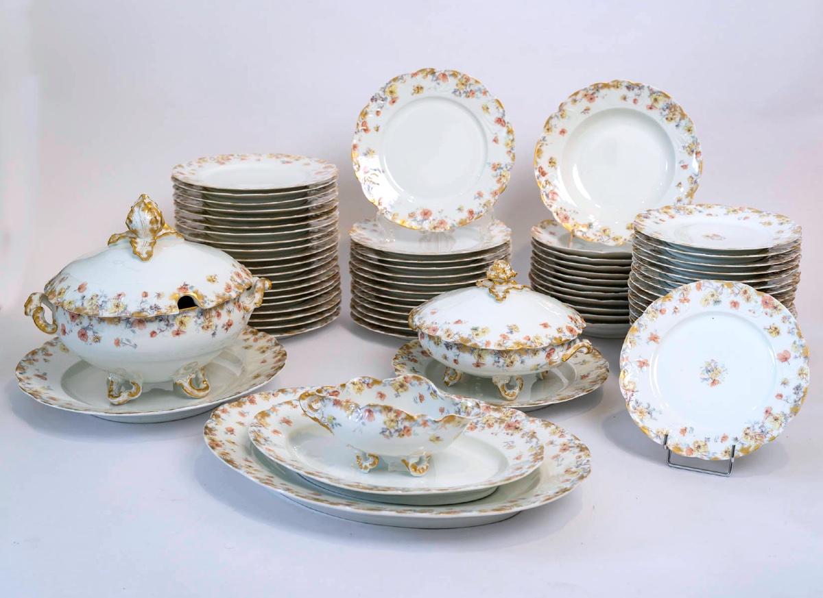 Limoges Porcelain Service – Haviland & Co – 77 Pieces – Floral Decor With Fine Gold – 20th Century -photo-3