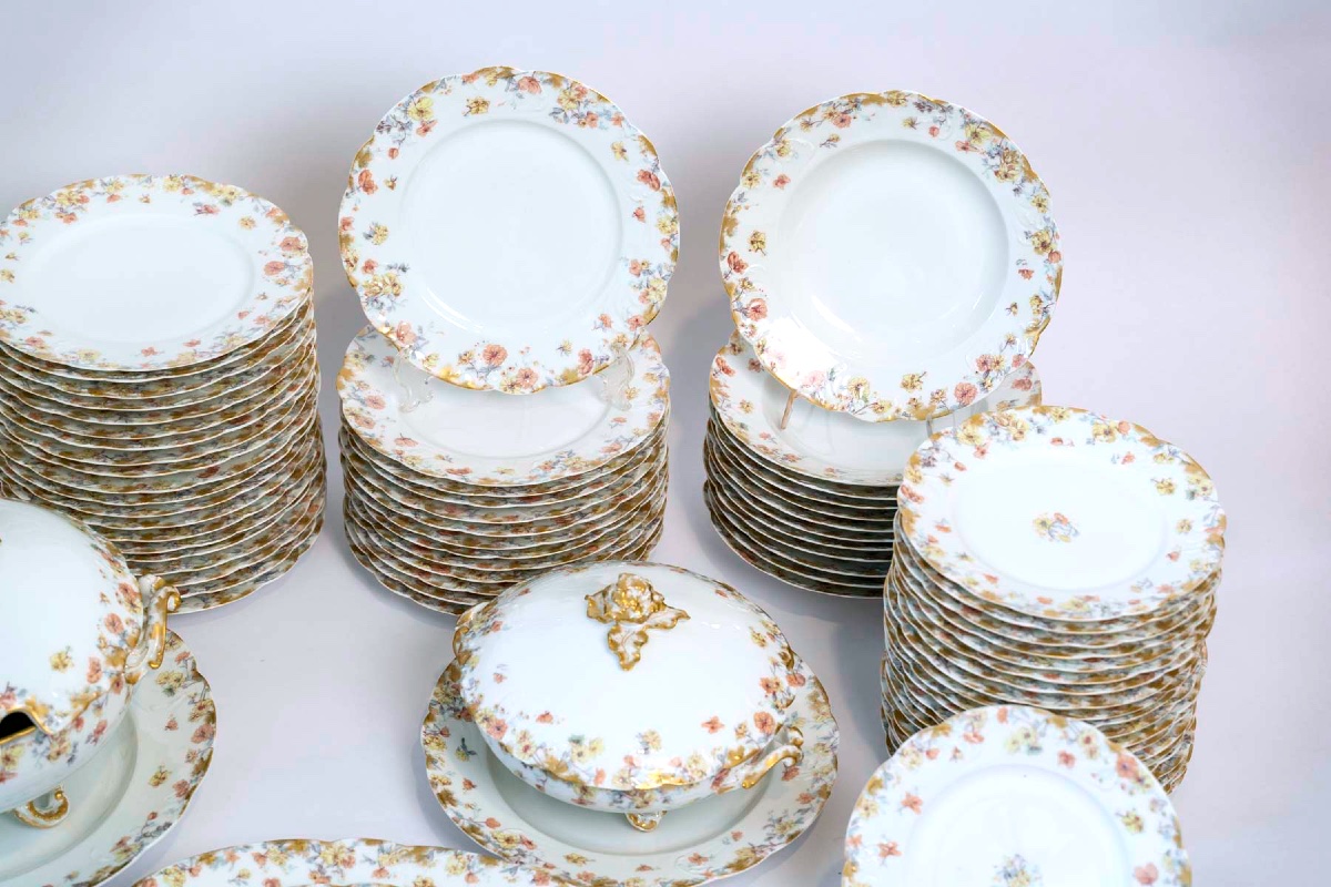 Limoges Porcelain Service – Haviland & Co – 77 Pieces – Floral Decor With Fine Gold – 20th Century -photo-4