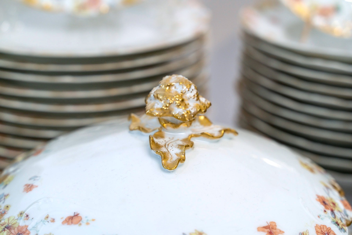 Limoges Porcelain Service – Haviland & Co – 77 Pieces – Floral Decor With Fine Gold – 20th Century -photo-4