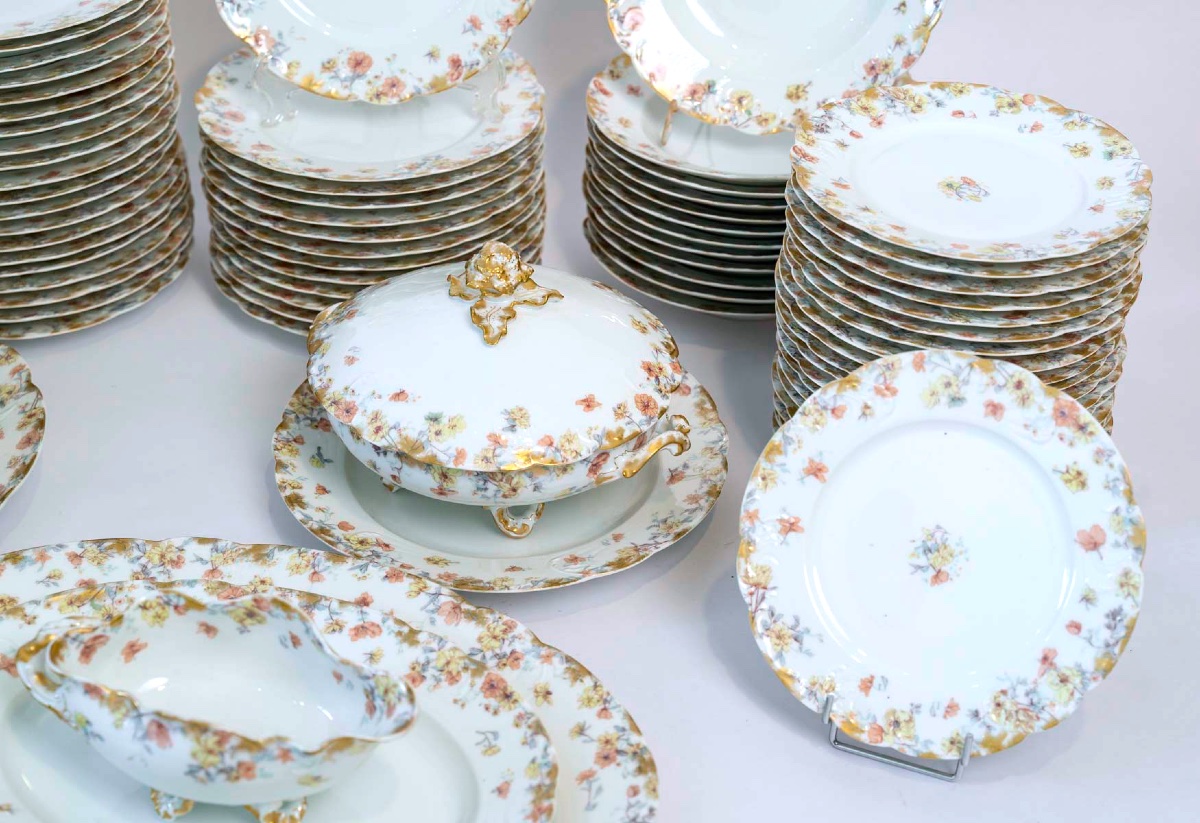 Limoges Porcelain Service – Haviland & Co – 77 Pieces – Floral Decor With Fine Gold – 20th Century -photo-5