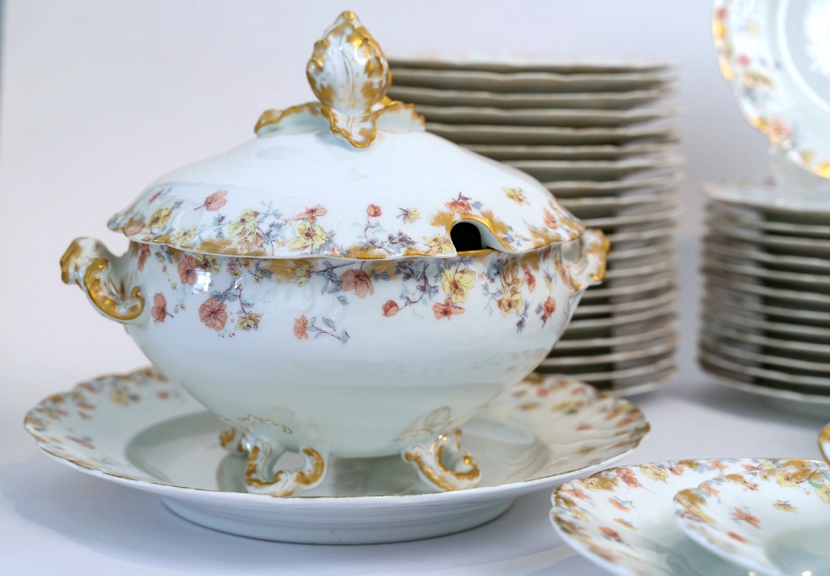 Limoges Porcelain Service – Haviland & Co – 77 Pieces – Floral Decor With Fine Gold – 20th Century -photo-7