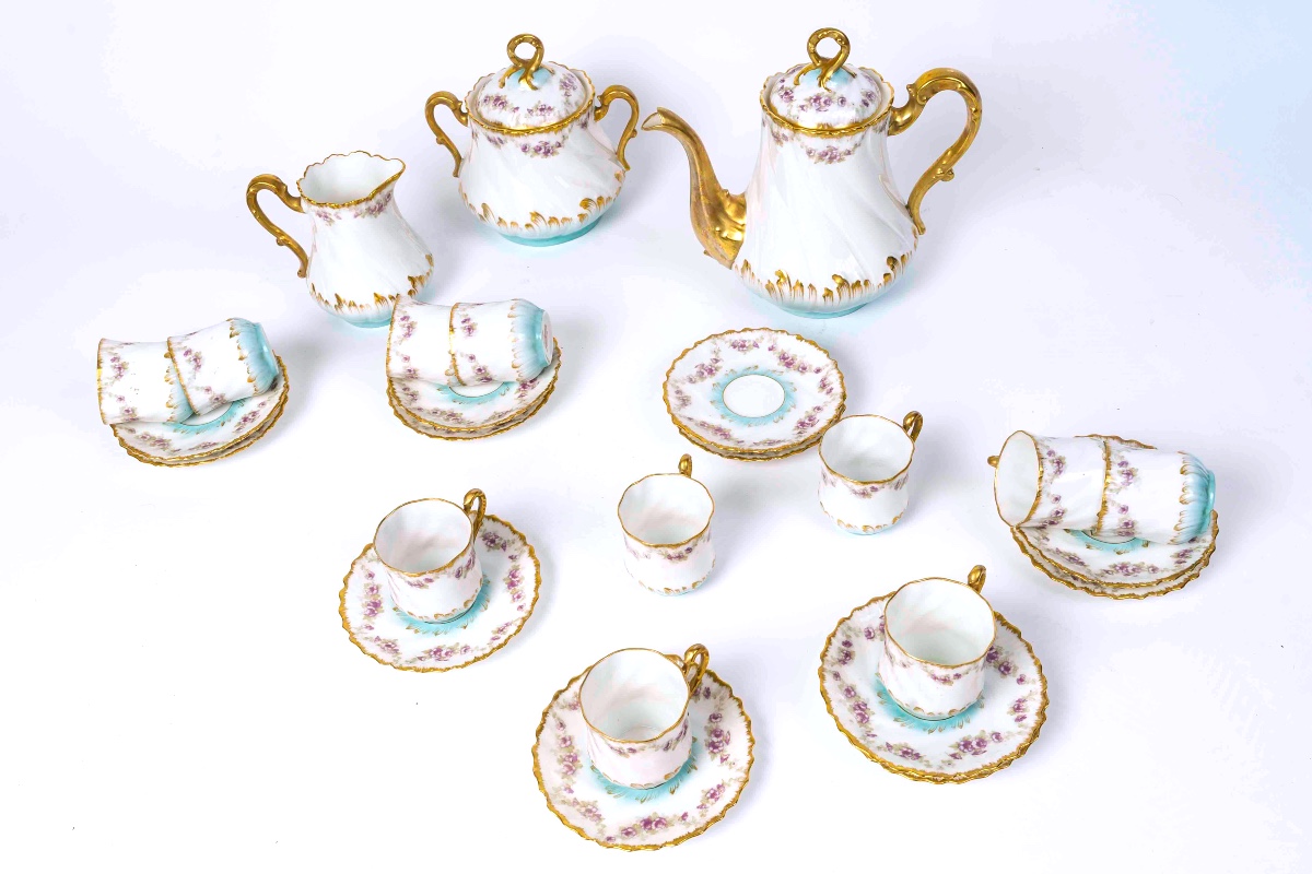 Limoges Porcelain Coffee Service – Augé-munsch Narbonne – Floral And Gold Decoration – 11 People