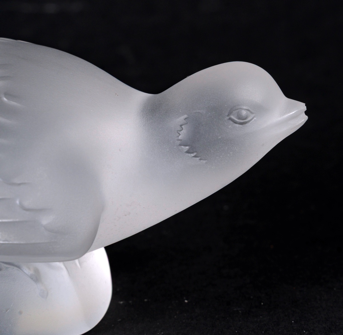 Lalique – “angry Sparrow” In Satin-finished Crystal – Pressed Glass Figurine, 20th Century-photo-2