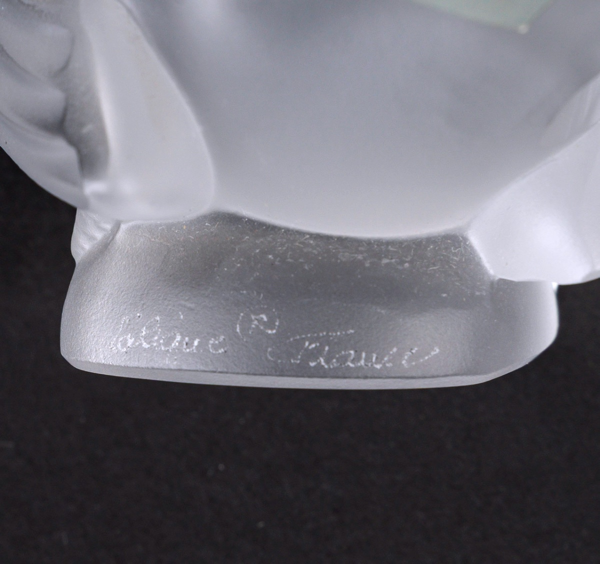 Lalique – Satin Crystal Sparrow “tilted Head” – Pressed Glass Figurine, 20th Century-photo-1