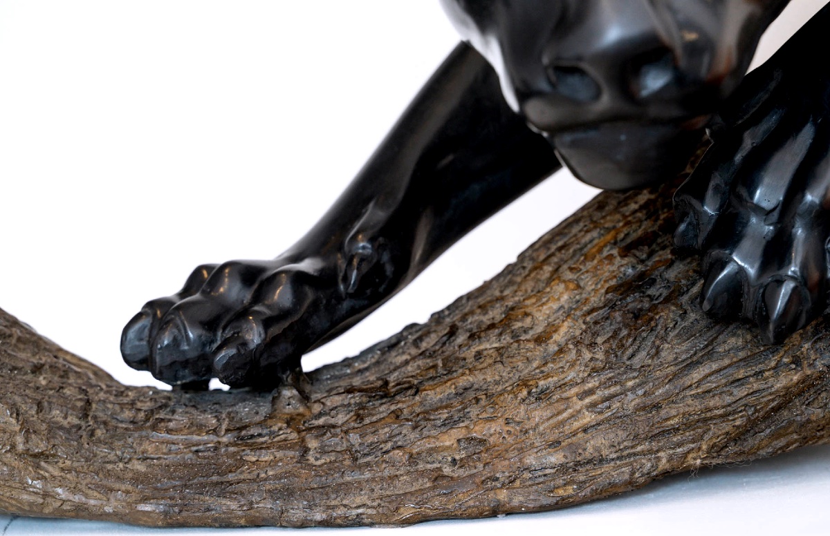 Sculpture Monumentale en Bronze – Panthère à Patine Noire sur Branche, Commande Unique Début XX-photo-8