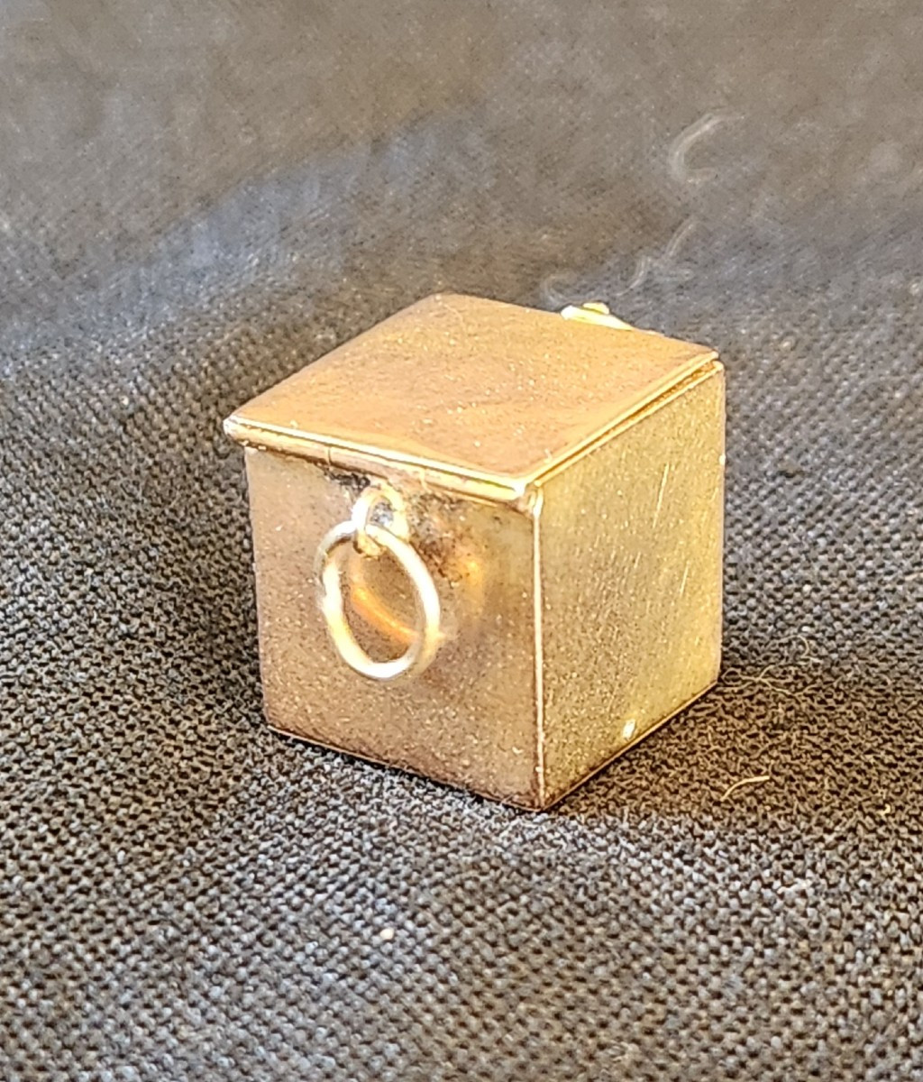 Pendentif En Or Boite A Surprise -photo-3