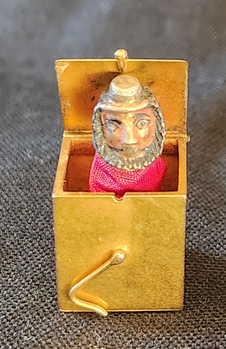 Pendentif En Or Boite A Surprise 