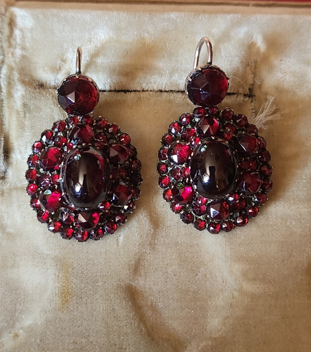 Boucle d oreille en grenats 19 ème siècle 