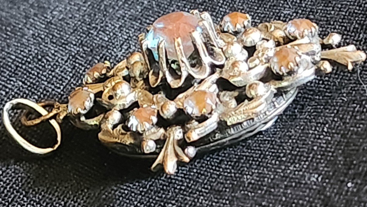 Pendentif Reliquaire sertie de saphiret 19 ème siècle -photo-4