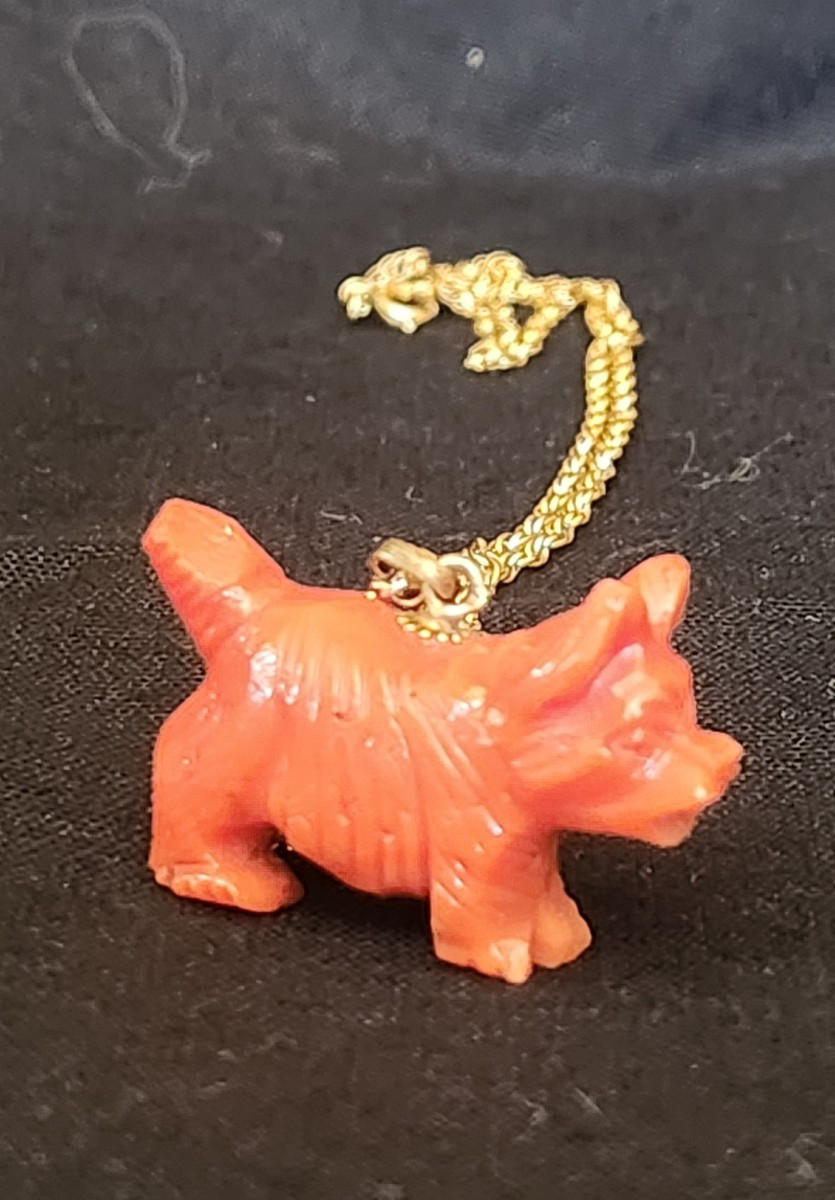 "westie" Necklace Carved In Coral -photo-2