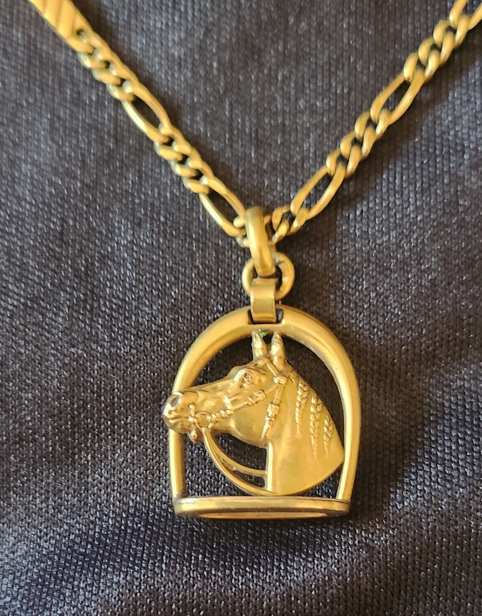 Collier tete  de  cheval  dans  un  fer marque fix  art deco-photo-2