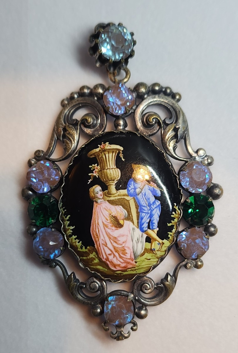 Miniature Enameled Pendant With Sapphire, 19th Century -photo-3