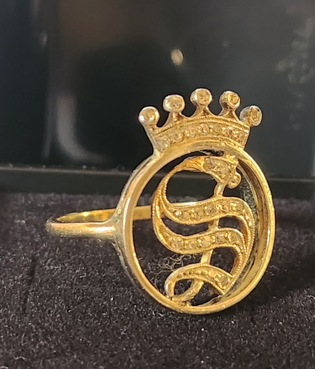 19th Century Sentimental Crown Ring In Gold And Diamonds -photo-3