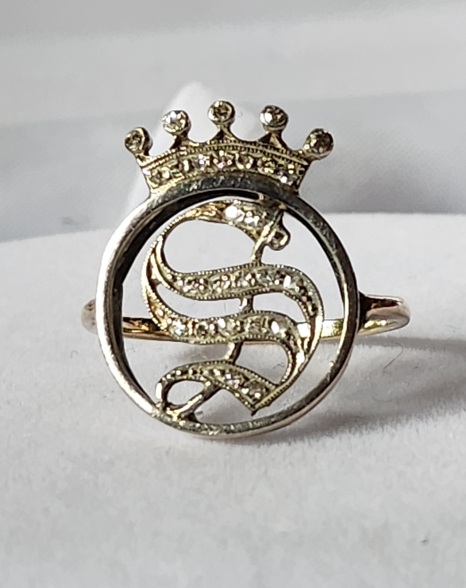 19th Century Sentimental Crown Ring In Gold And Diamonds 