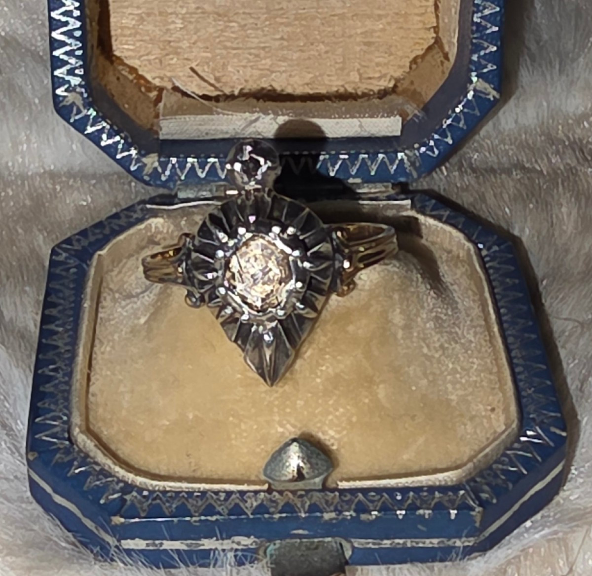 18th Century Gold, Silver, And Diamond Blessing Heart Ring-photo-2