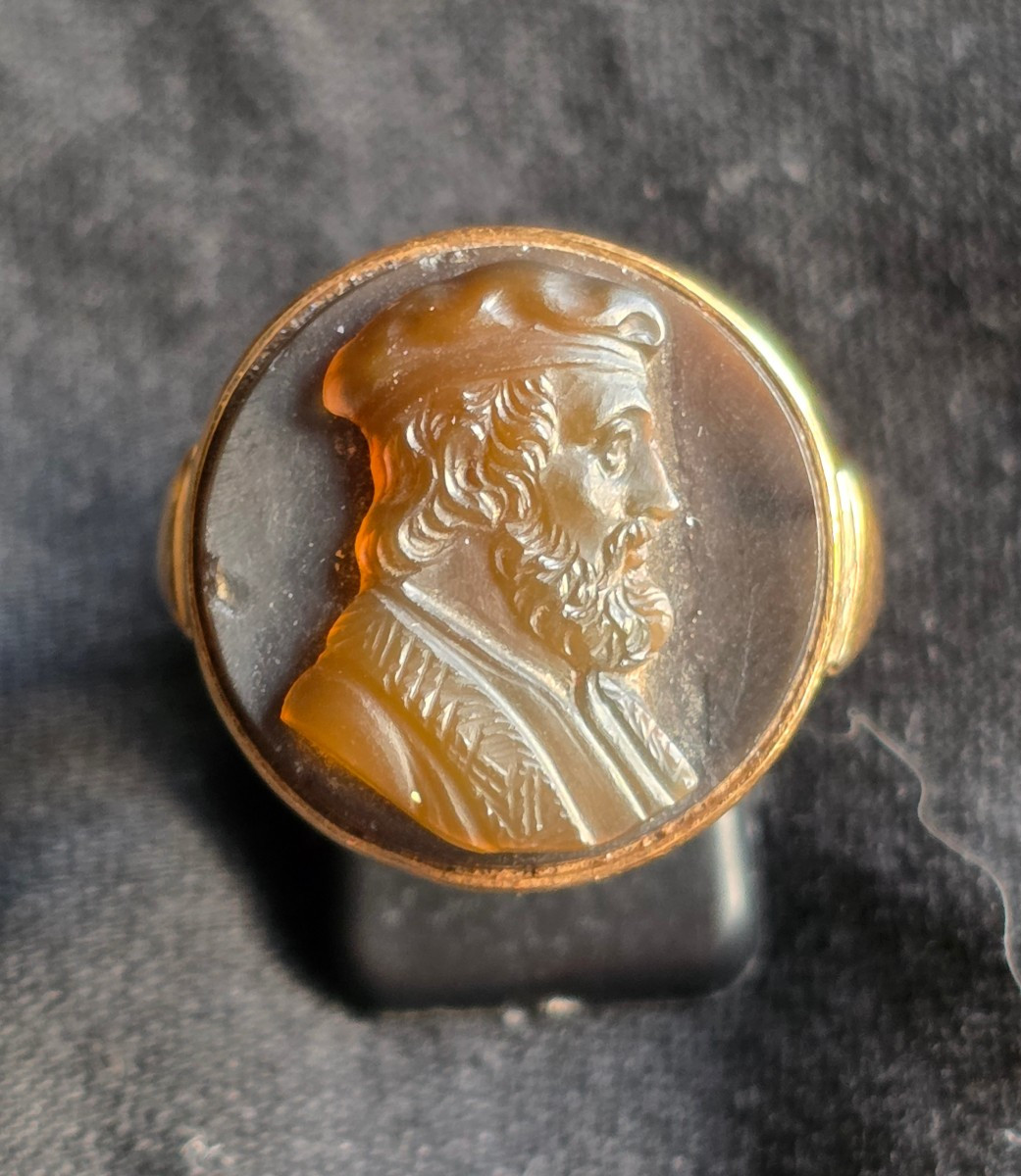 Bague camee en agate portrait de philosophe 