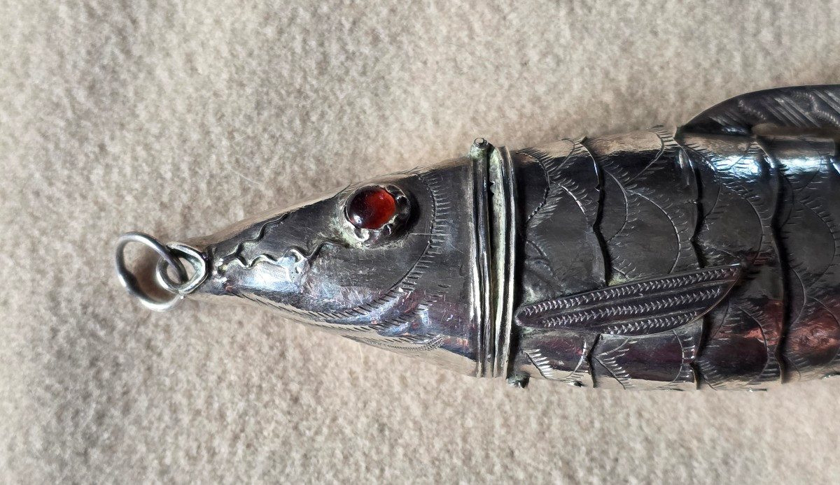 Articulated Silver Fish Box Pendant-photo-2