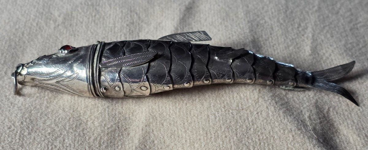 Articulated Silver Fish Box Pendant-photo-4