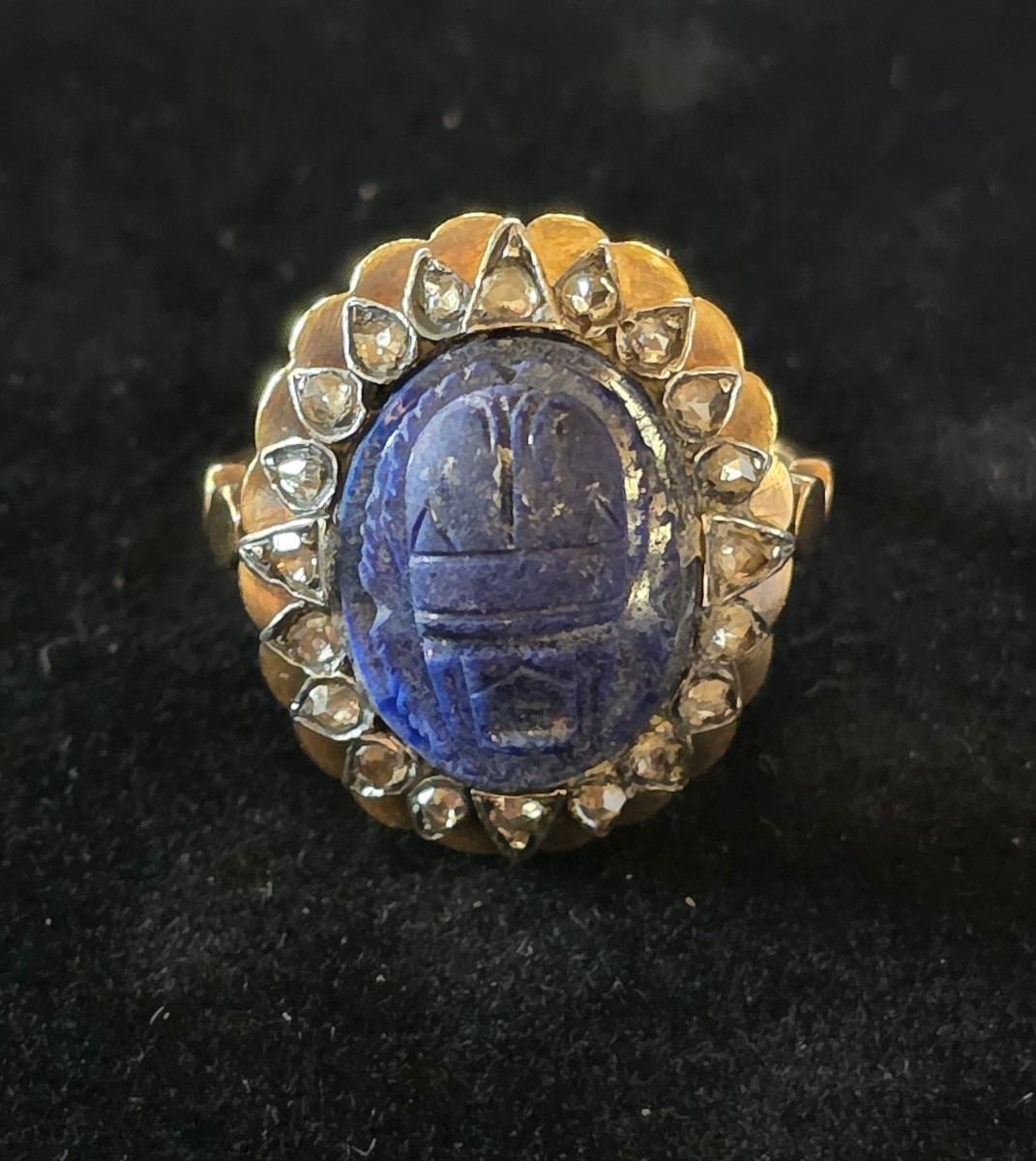 Scarab Ring In Lapis Lazuli, Diamonds And Gold, 19th Century