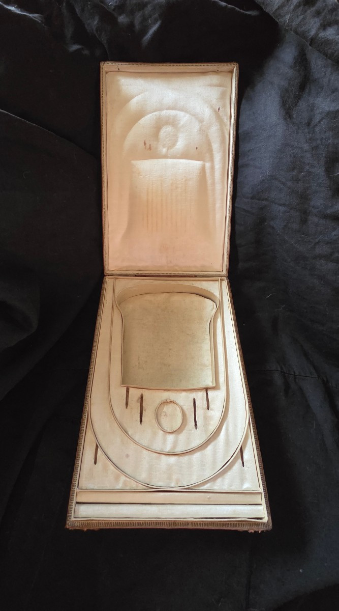 Ecrin  coffret a parure  fin 18 eme siecle-photo-2