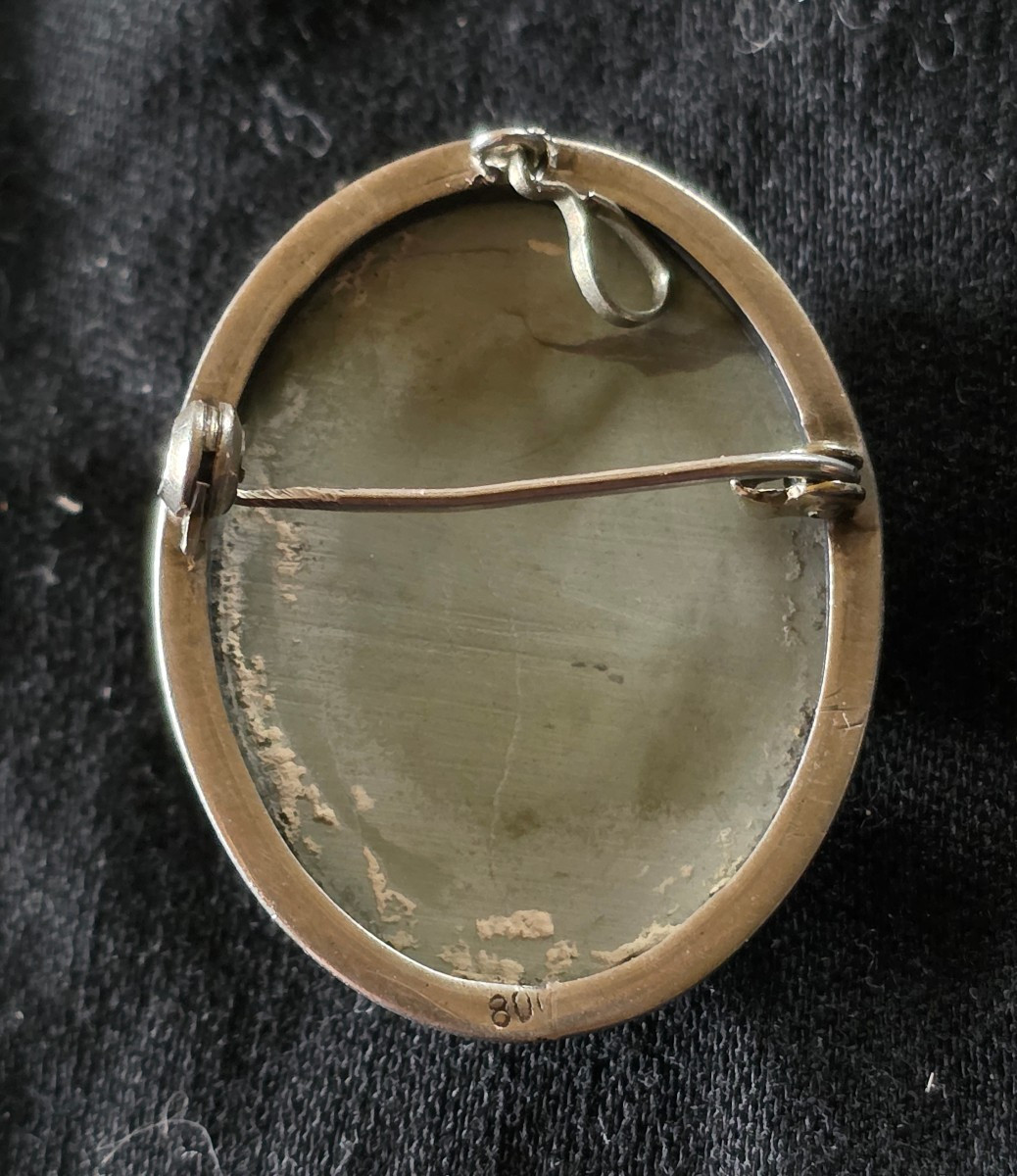 Pendentif masque de grotesque en pierre de lave-photo-3