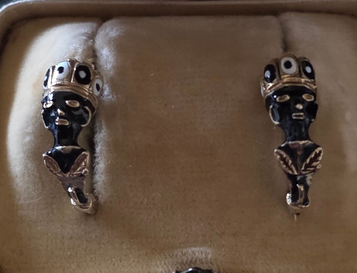 Boucle d oreille tete de mauresque en or emaille 19 eme