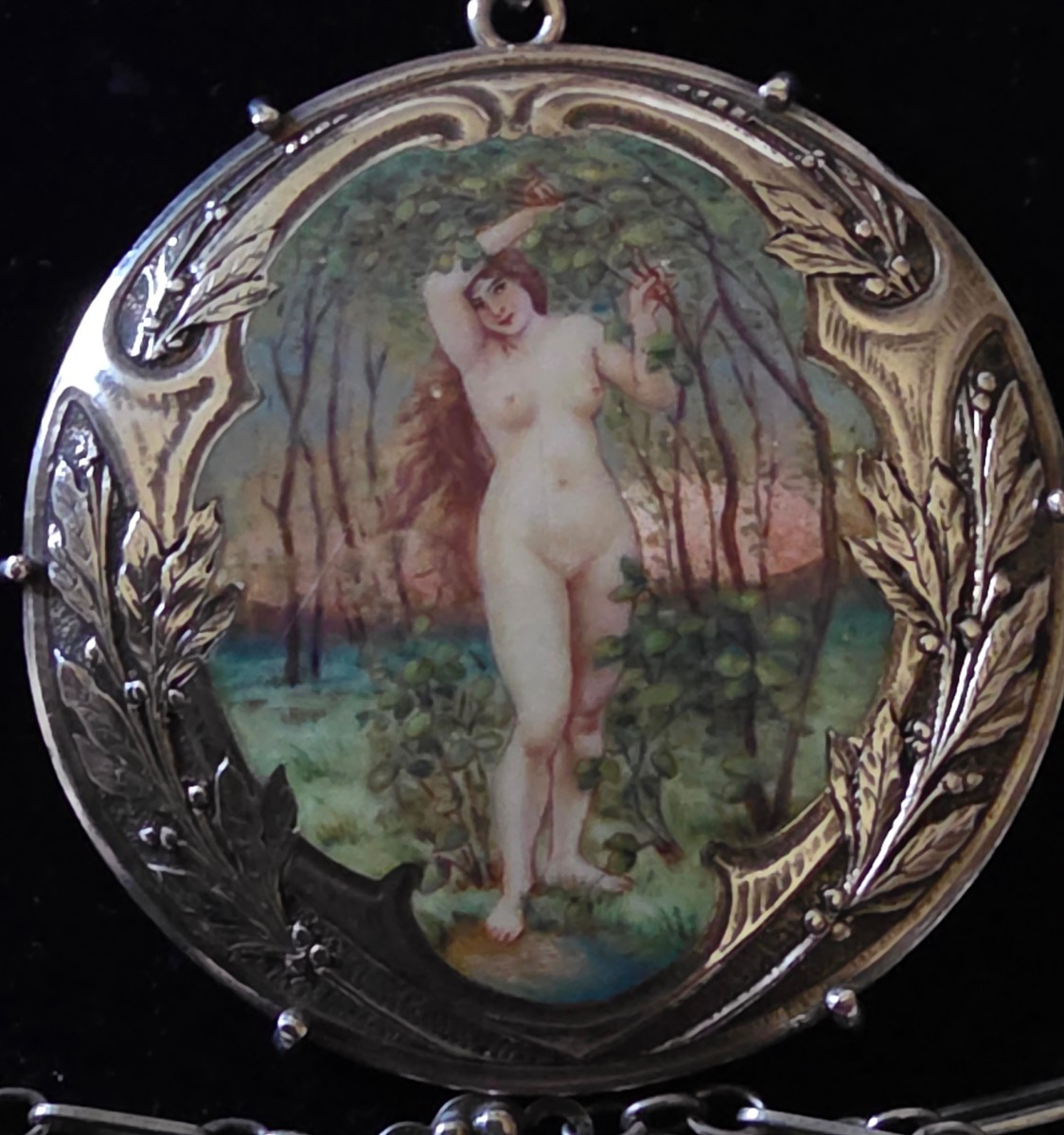 Enamelled Silver Pendant Of A Woman In A Clearing And Her Art Nouveau Sautoir Necklace-photo-2