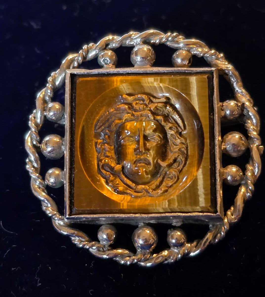 19th-century Intaglio Medusa In Tiger's Eye