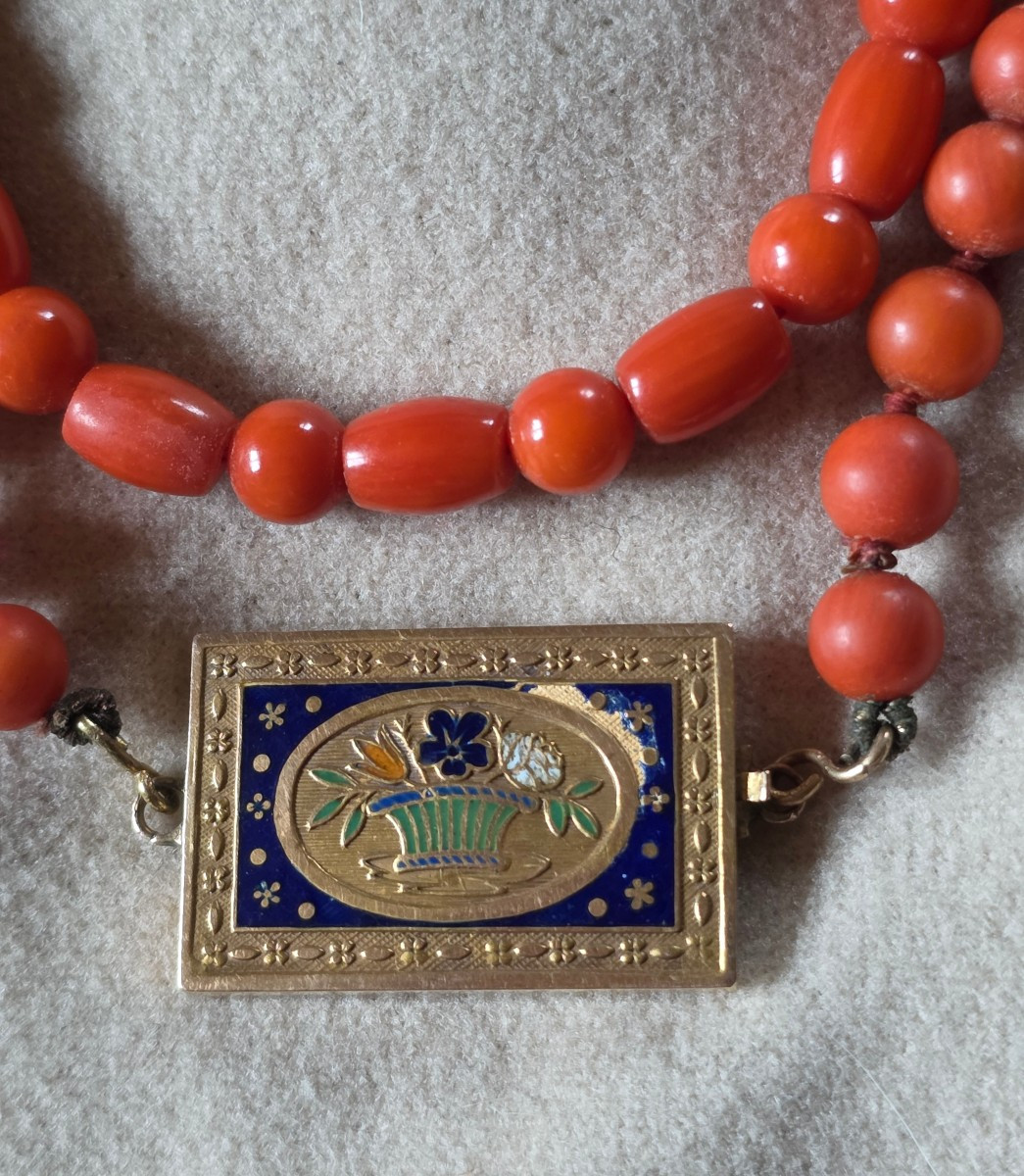 Collier en corail et fermoir en or émaillé  19 ème -photo-2