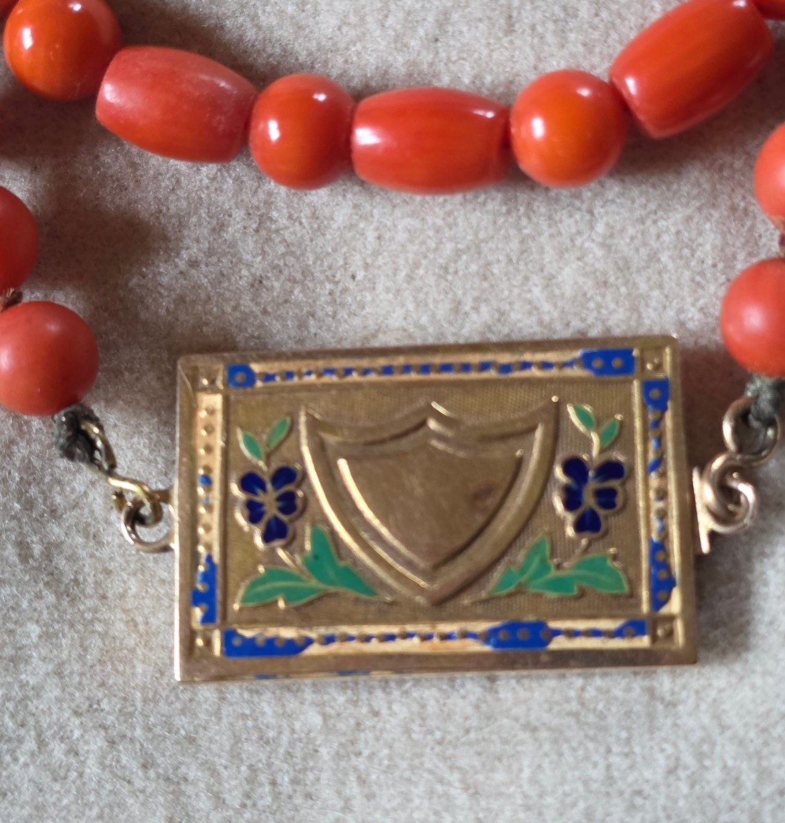 Collier en corail et fermoir en or émaillé  19 ème -photo-3