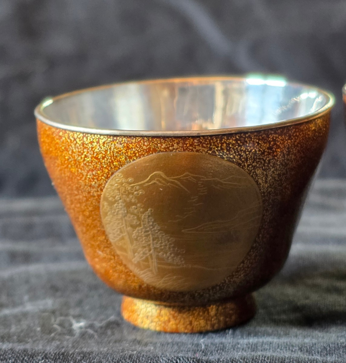 Pair Of Gold And Silver Lacquer Sake Bowls 19th Century-photo-3