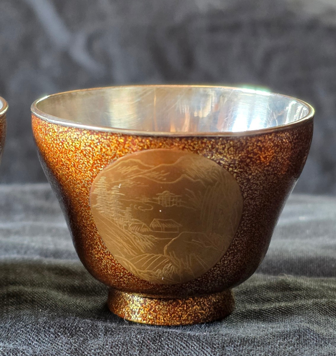 Pair Of Gold And Silver Lacquer Sake Bowls 19th Century-photo-2