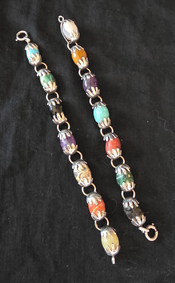 Paire de bracelet en argent et pierres vers 1950
