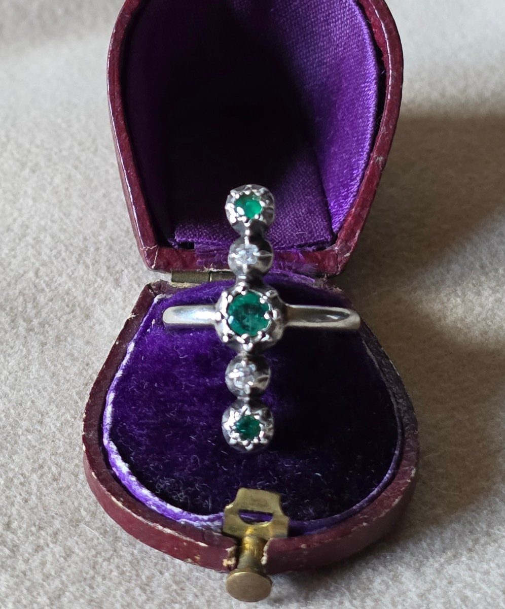Bague en argent emeraude et diamant  début 19 ème.siecle
