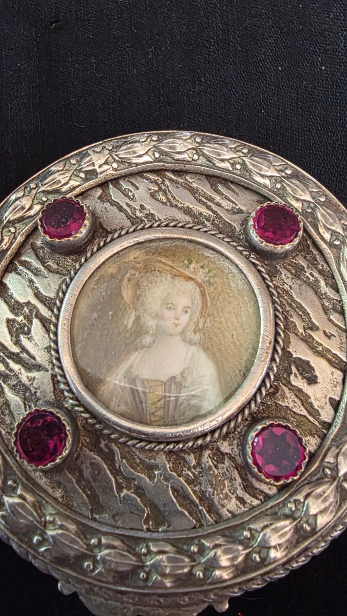 Silver-plated Bronze Box With A Miniature -photo-1